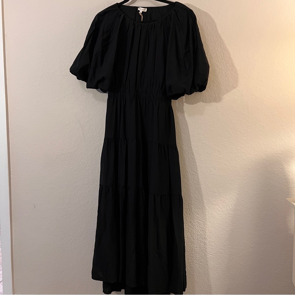 Moon River Black Puff Sleeve Tiered Maxi Dress – Size Large